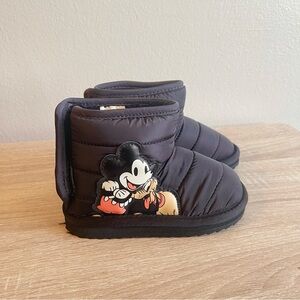 Mickey Mouse Todder Boots (Size 7.5)
